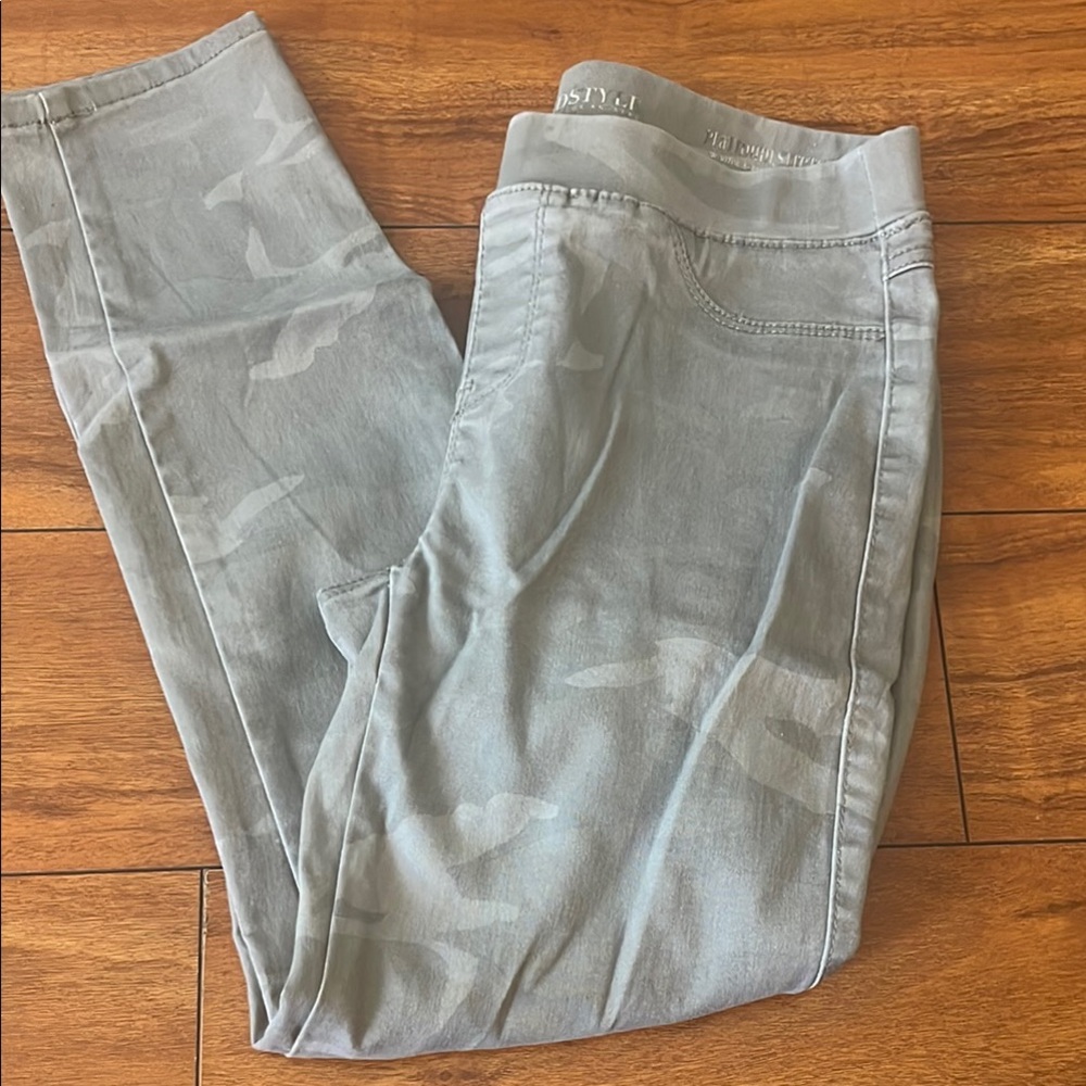 Women's Gray Camouflaged Jeans Size S